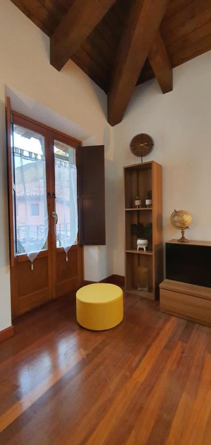 Ferienwohnung Cal Tranquil Camprodon, Acollidor Atic Al Centre Exterior foto
